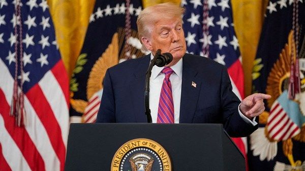 ترامب يتوعد إيران "بضربات قوية" الأسبوع المقبل