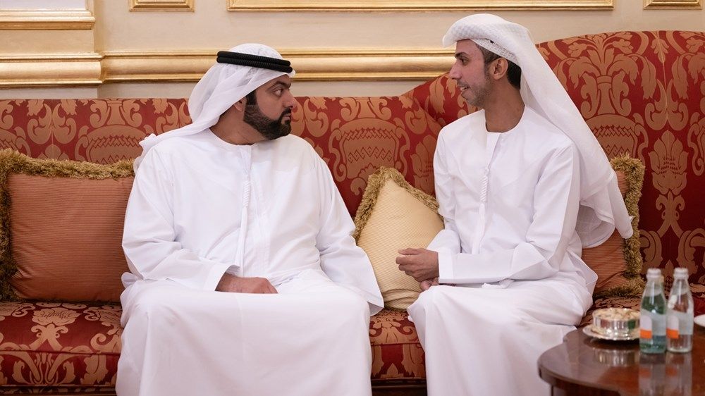 حمد الشرقي يستقبل المهنئين بشهر رمضان بحضور ولي العهد