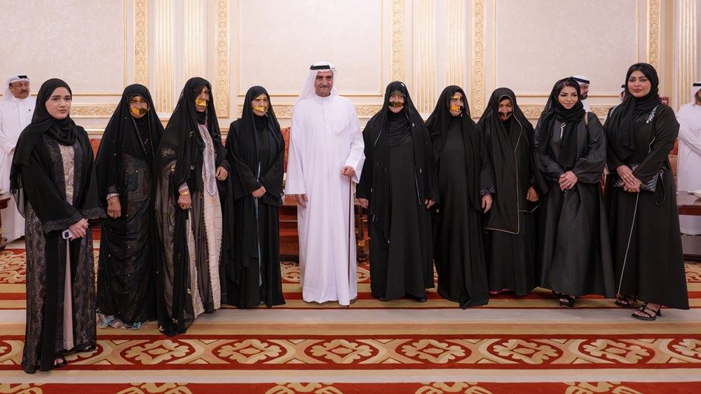 حمد الشرقي يستقبل المهنئين بشهر رمضان بحضور ولي العهد