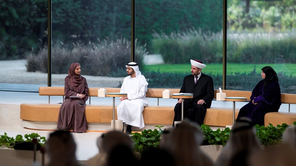 مجلس محمد بن زايد ينظم جلسة حوارية تحت عنوان «الحكمة مواقف وأخلاقيات» بحضور نهيان بن مبارك