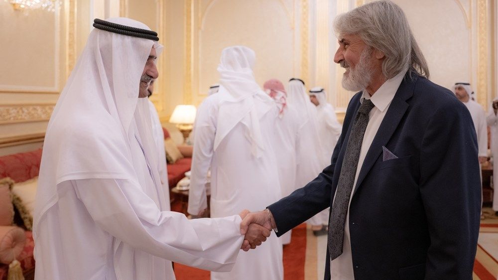 حمد الشرقي يستقبل المهنئين بشهر رمضان بحضور ولي العهد