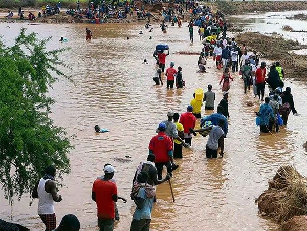 ارتفاع حصيلة فيضانات جنوب إثيوبيا إلى 64 قتيلاً