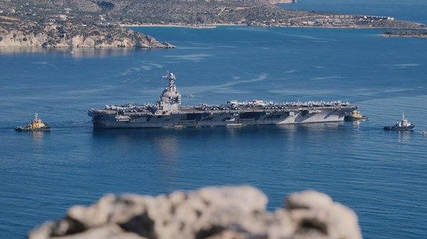 البحرية الأميركية: حريق حاملة الطائرات «جيرالد فورد» ليس له علاقة بالحرب