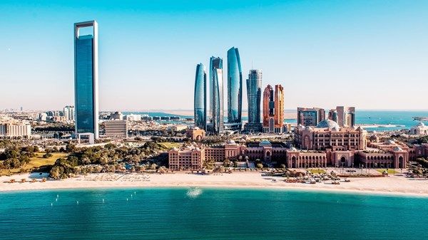 «البلديات والنقل»: اعتماد مشاريع بمساحة 75 مليون متر مربع في أبوظبي خلال 2025