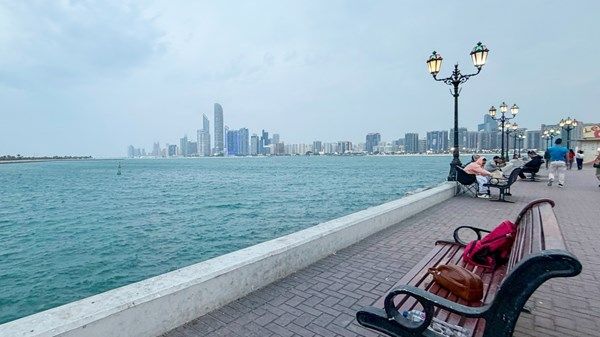 أجواء غائمة وسقوط أمطار خفيفة على بعض المناطق