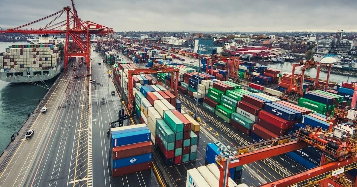 الجيش الإيراني يوجه إنذارا لسكان دولة الإمارات