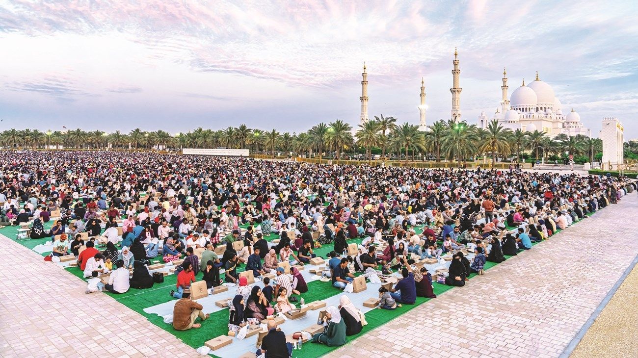 1.156.890 وجبة إفطار بمركز جامع الشيخ زايد الكبير في 20 يوماً