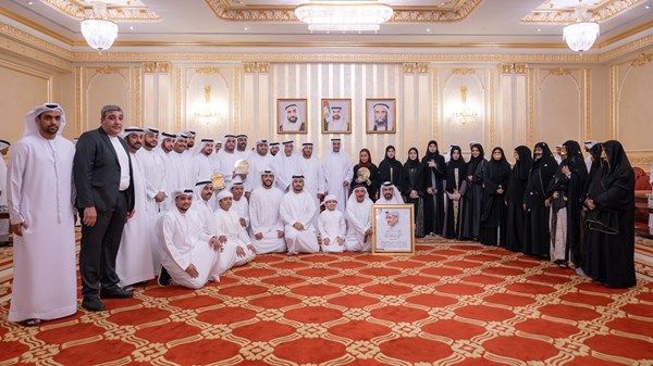 حمد الشرقي يستقبل فريق مسرح دبا للثقافة والفنون الفائز بجوائز مهرجان «الدن» الدولي للمسرح في مسقط