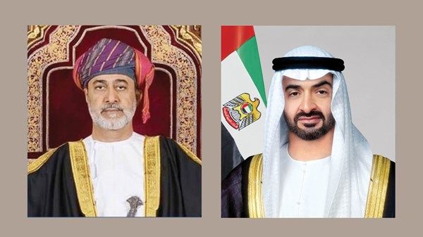 رئيس الدولة يعزي خلال اتصال هاتفي سلطان عمان في وفاة فهد بن محمود آل سعيد