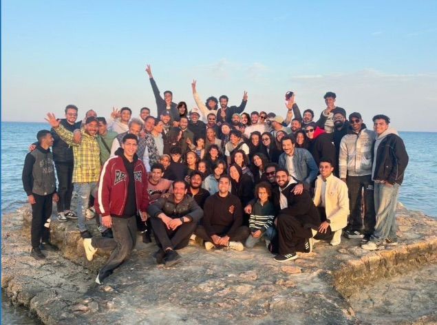 بالصور: انتهاء تصوير فيلم “أضعف خلقه” بطولة أحمد حلمي وهند صبري