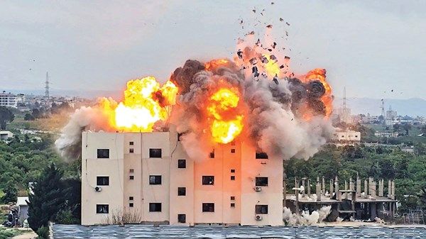 فرنسا تعرض استضافة محادثات بين لبنان وإسرائيل