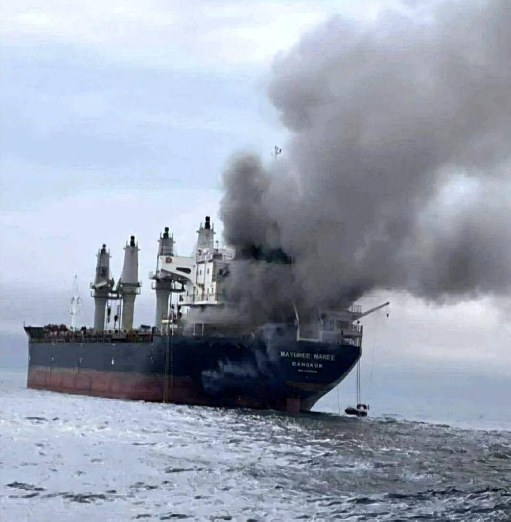 ضربات متزامنة لتشتيت الدفاعات الإيرانية وإرباك القيادة