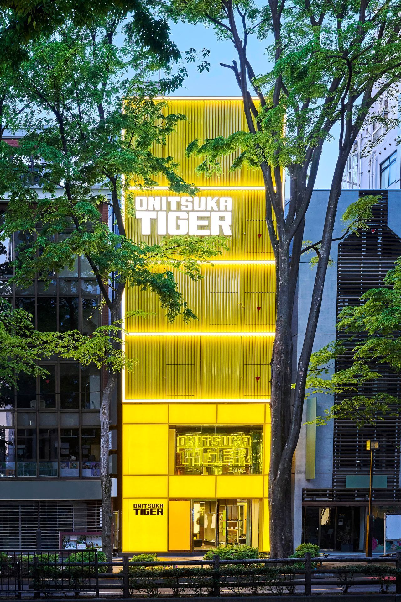 اليابان | كيف تحولت أونيتسوكا تايغر اليابانية من علامة رياضية متواضعة إلى أيقونة في عالم الموضة؟