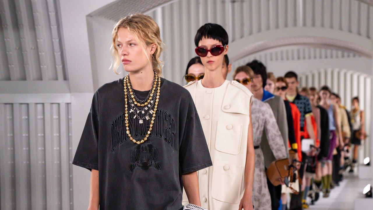 اليابان | كيف تحولت أونيتسوكا تايغر اليابانية من علامة رياضية متواضعة إلى أيقونة في عالم الموضة؟