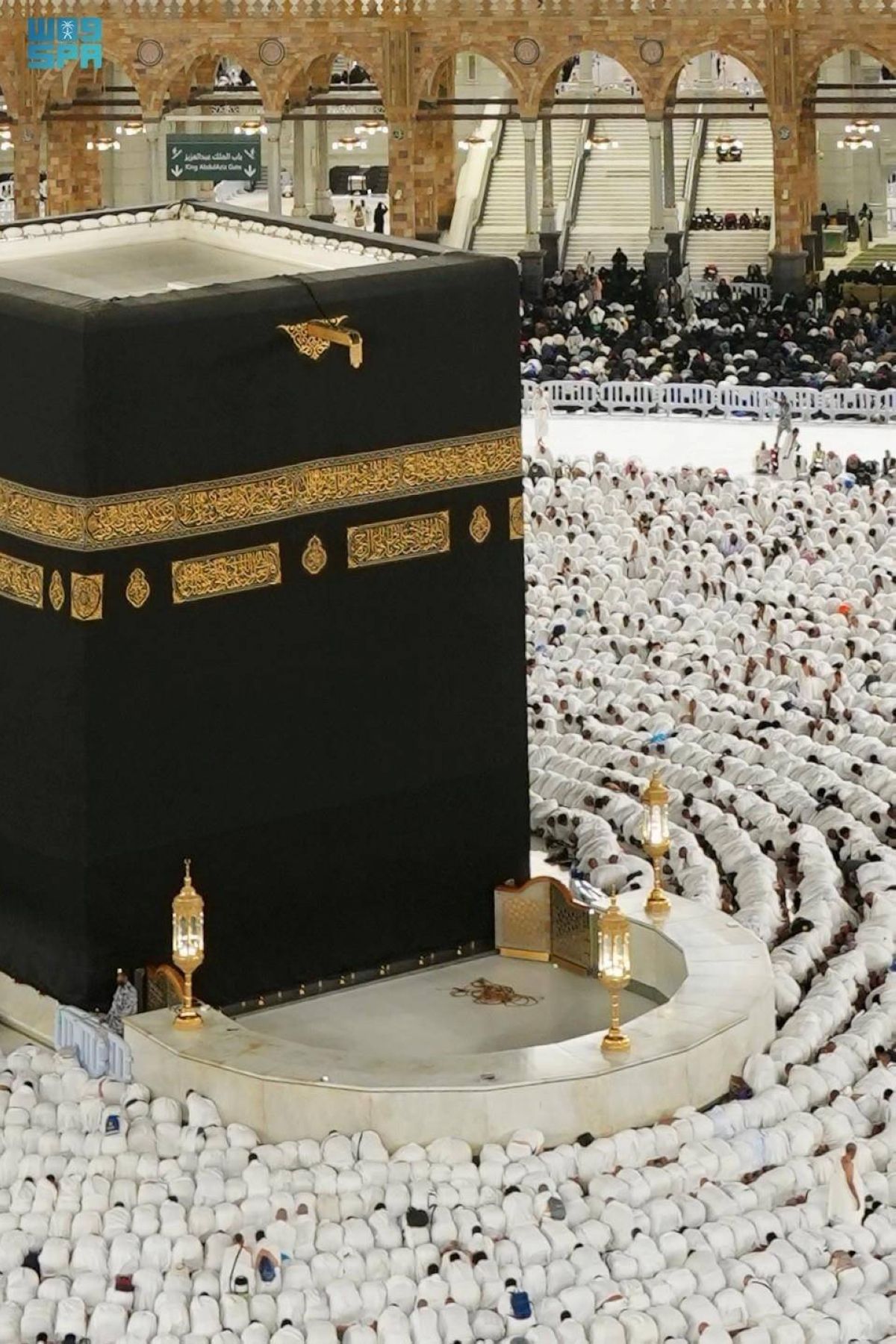 حجر إسماعيل.. المساحة التي بقيت شاهدة على تاريخ الكعبة المشرفة عبر القرون