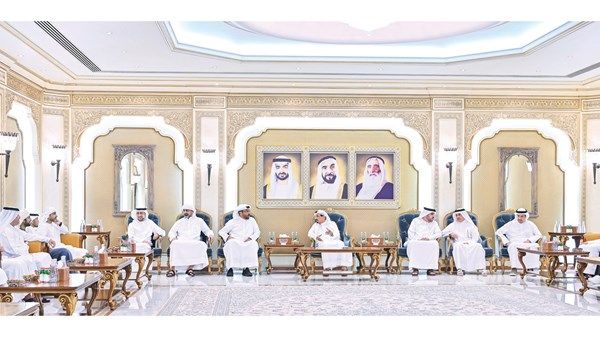 حاكم عجمان وولي عهده يتقبلان تهاني وزير الصحة وجموع المواطنين بالعشر الأواخر من رمضان