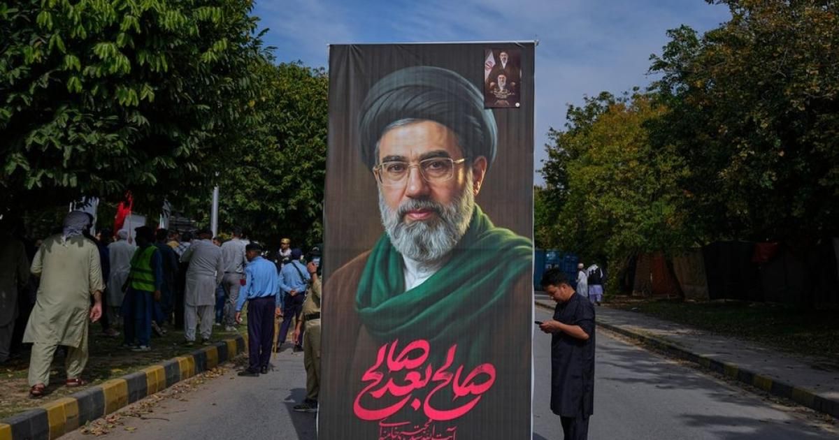 مجتبى خامنئي يرفض مقترحات لوقف إطلاق النار مع واشنطن