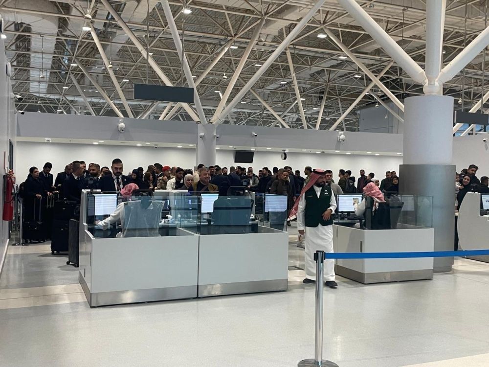 السعودية تحول أجواءها لملاذ آمن للعالقين وسط الحرب