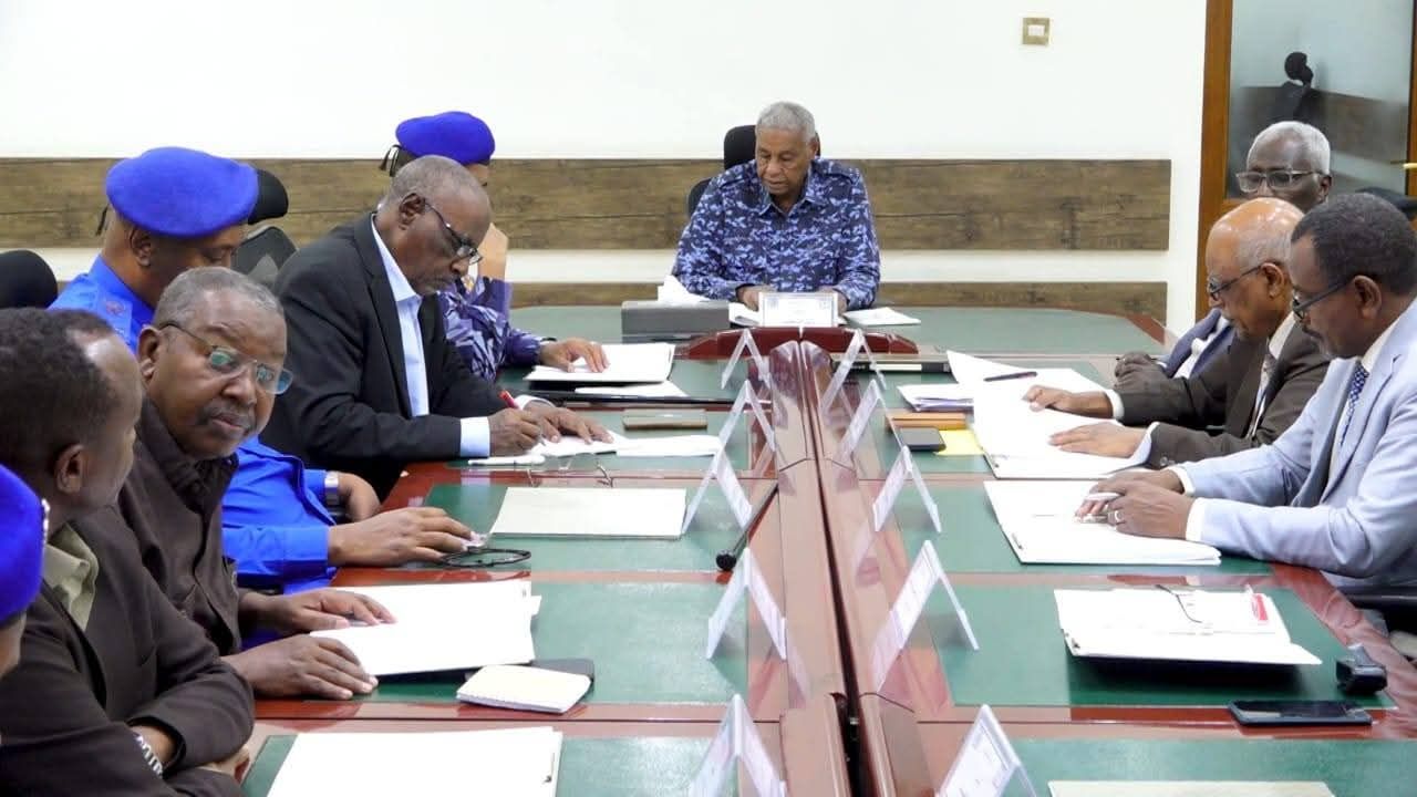 وزير الداخلية يرأس إجتماع غرفة طوارئ إمتحانات الشهادة الثانوية للعام 2026