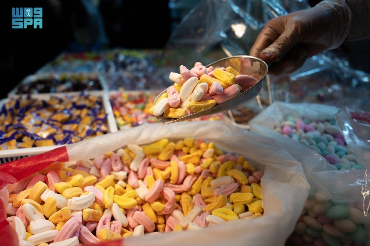 «حلويات العيد».. تصنع فرحة الأطفال في عيد الفطر