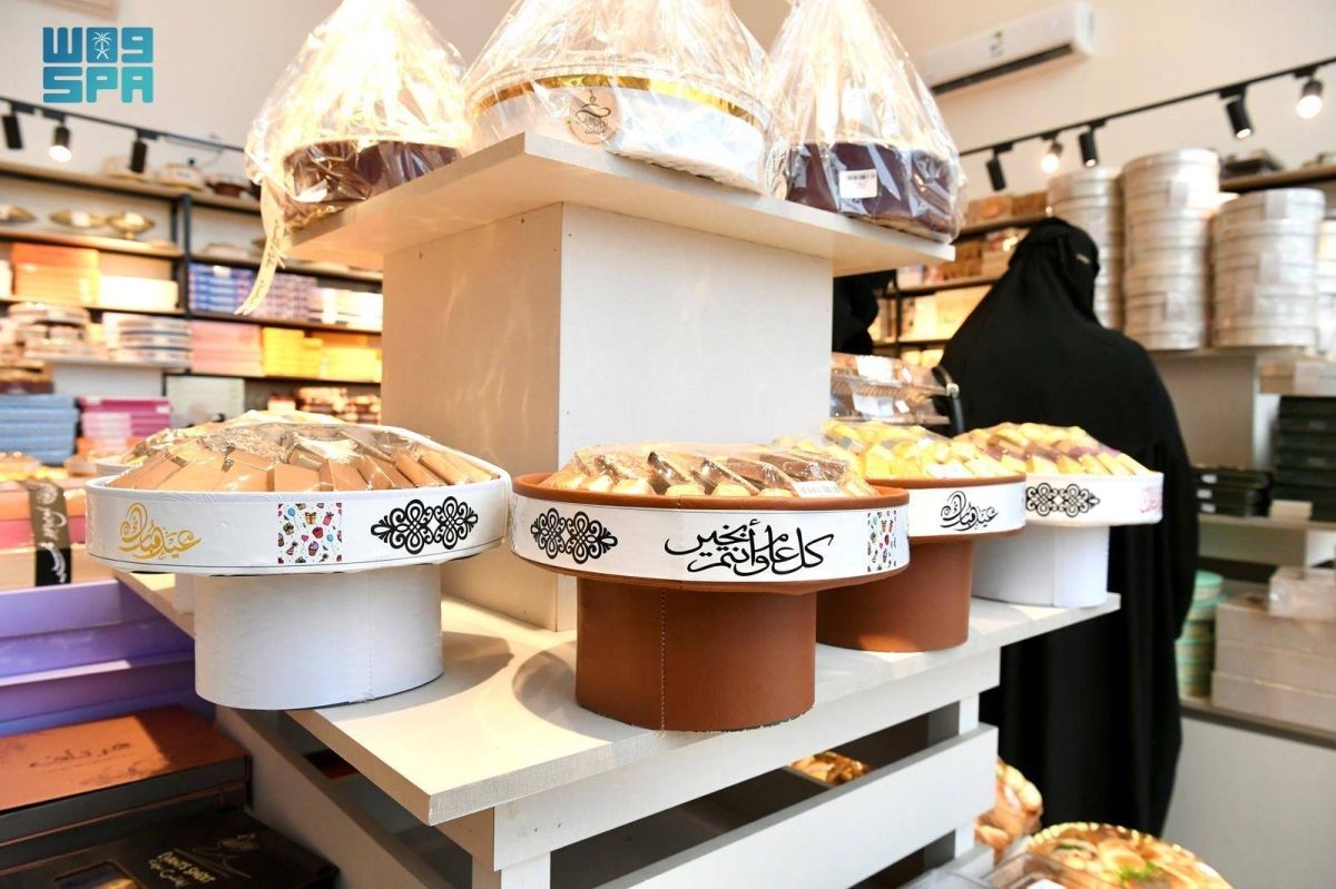 أسواق المدينة المنورة تشهد إقبالا من الأهالي استعدادا لعيد الفطر