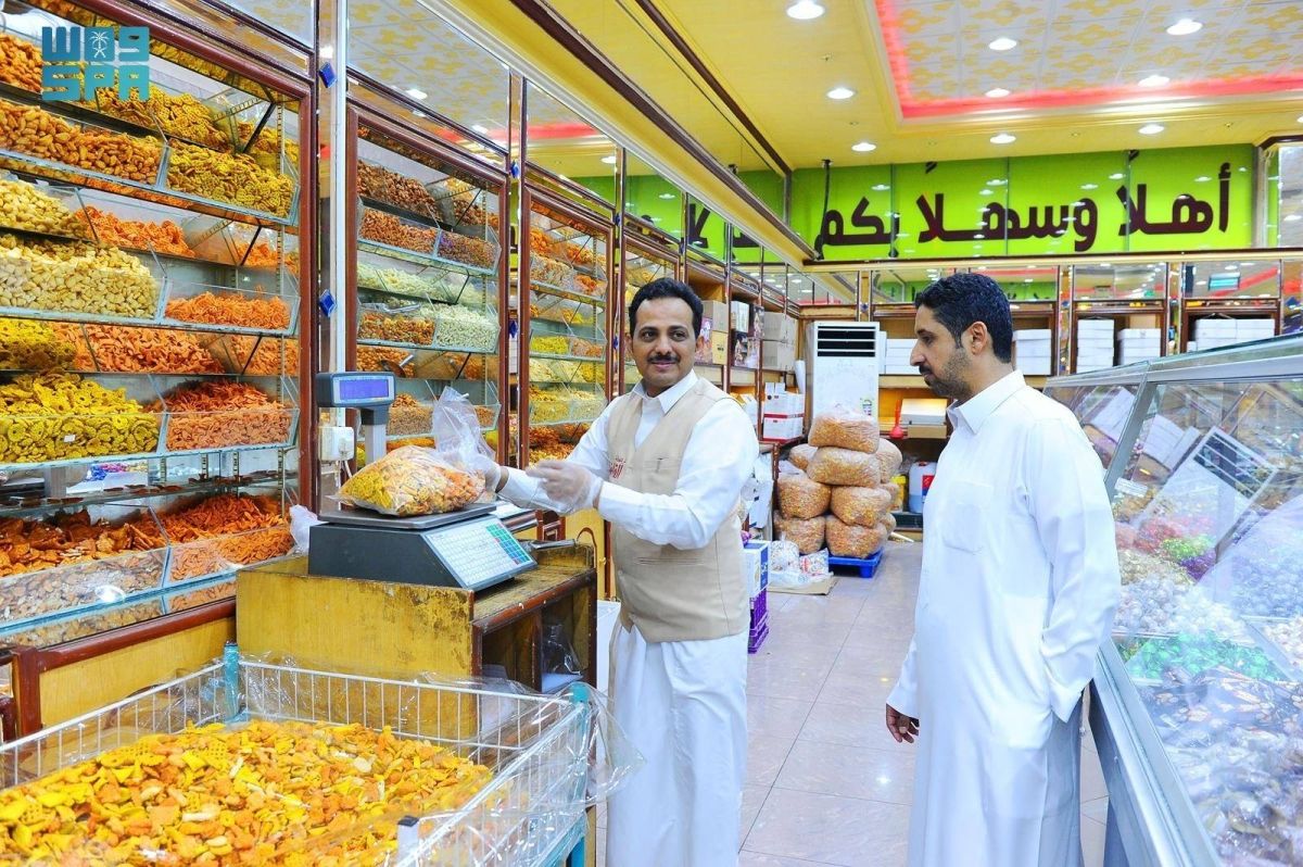 انتعاش الحركة التجارية في أسواق ومراكز نجران مع اقتراب عيد الفطر