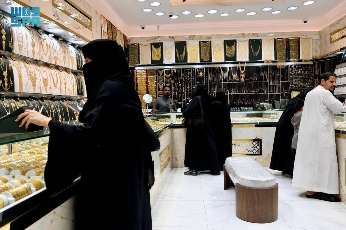 حراك تجاري متصاعد في أسواق جازان مع اقتراب عيد الفطر