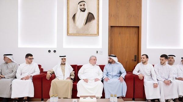 سيف بن زايد ونهيان بن مبارك يعزيان في وفاة آلاء نادر مشتهى