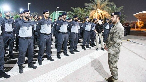 قائد عام شرطة أبوظبي يزور قطاع المهام الخاصة ويطلع على مستوى الجاهزية