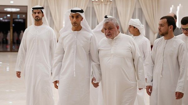 خالد بن زايد يُقدم واجب العزاء في وفاة آلاء نادر مشتهى