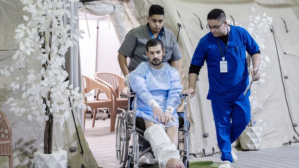 ضمن عملية «الفارس الشهم 3».. المستشفى الإماراتي العائم في العريش يواصل تقديم الرعاية الصحية للمرضى الفلسطينيين