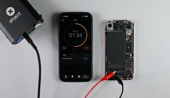 تكنولوجيا: هاتف iPhone 17e من أبل يفاجئ الجميع بسهولة الإصلاح ودعم MagSafe للإصدار السابق