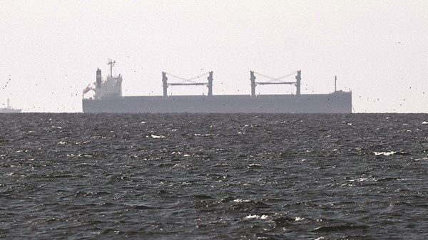 «البحرية الدولية» تبدأ اتصالات عاجلة لإنقاذ السفن والبحارة قرب «هرمز»