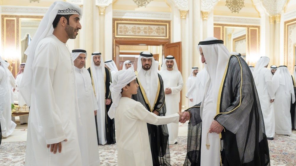 حاكم الشارقة يستقبل المهنئين بعيد الفطر السعيد في قصر البديع العامر