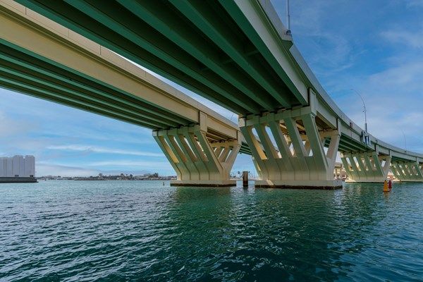 «البلديات والنقل» تفتتح جسرين لربط جزيرة الريم بطريق الشيخ خليفة بن زايد