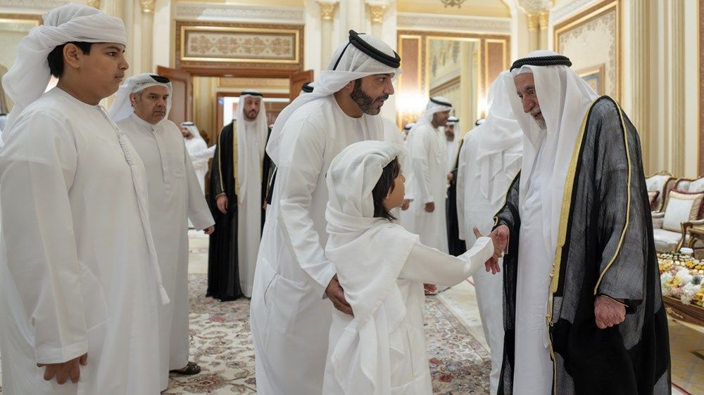 حاكم الشارقة يستقبل المهنئين بعيد الفطر السعيد في قصر البديع العامر