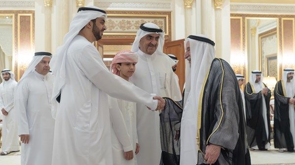 حاكم الشارقة يستقبل المهنئين بعيد الفطر السعيد في قصر البديع العامر