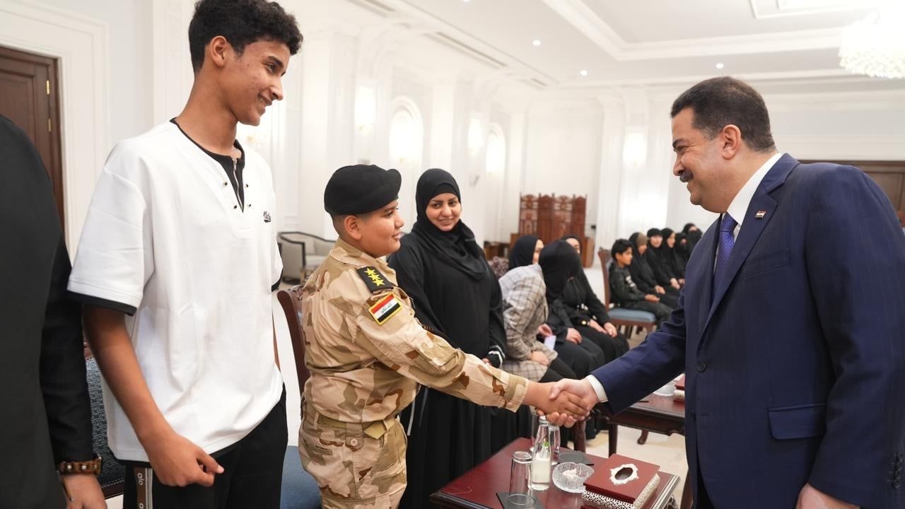 السوداني يوعز بتوزيع اراض مخدومة لعوائل الشهداء