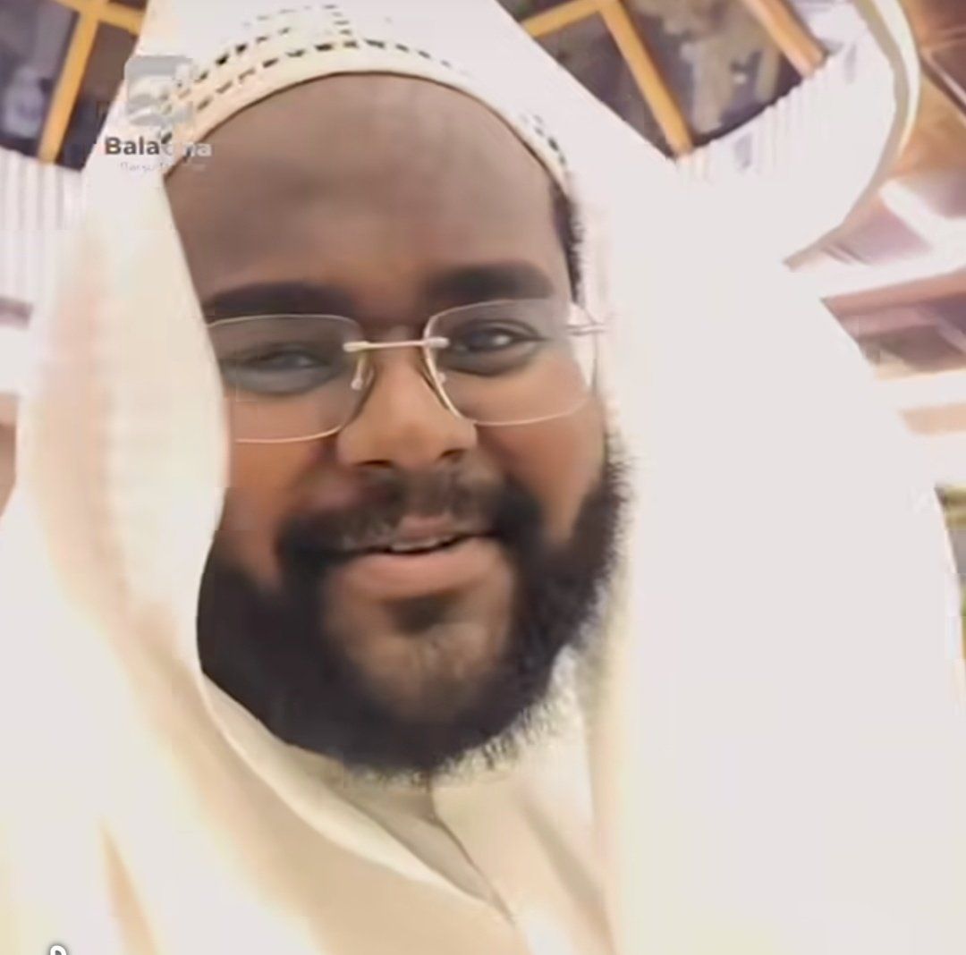 شاهد بالفيديو.. مواطن مصري بالسعودية يوثق لازدحام أحد المساجد بالمصلين الذين يتوافدون للصلاة خلف شيخ سوداني بسبب تلاوته العطرة