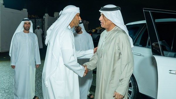 سعود بن صقر يعزي في وفاة حمد عبدالله نهيل العرياني