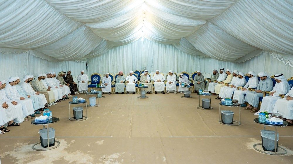 سعود بن صقر يعزي في وفاة حمد عبدالله نهيل العرياني