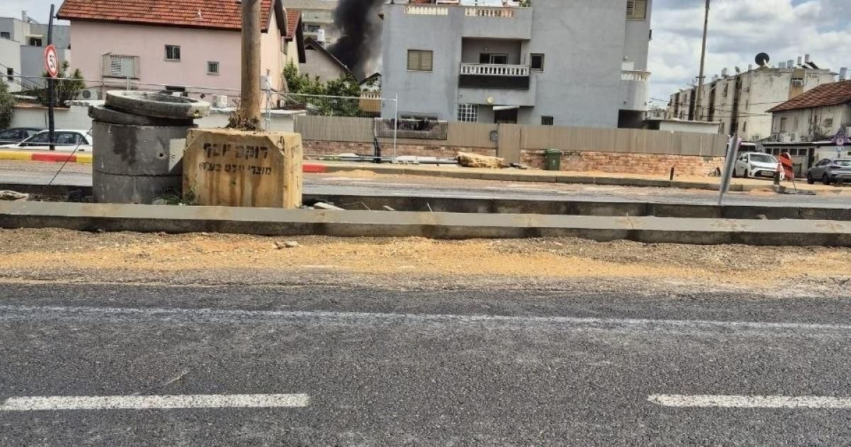 بالفيديو والصور: إصابة 7 أشخاص بسقوط صاروخ عنقودي في تل أبيب