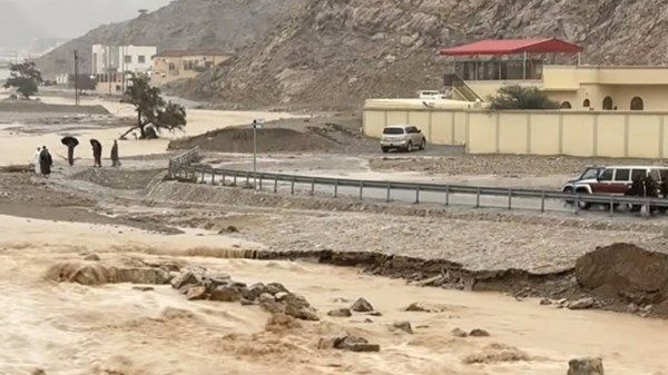 جريان الأودية وانخفاض درجات الحرارة في رأس الخيمة