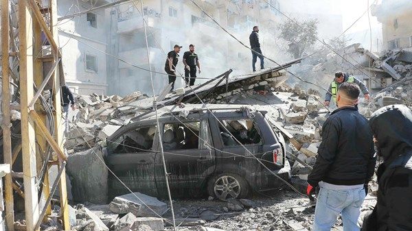 لبنان يطرد سفير إيران ويمهله حتى الأحد للمغادرة