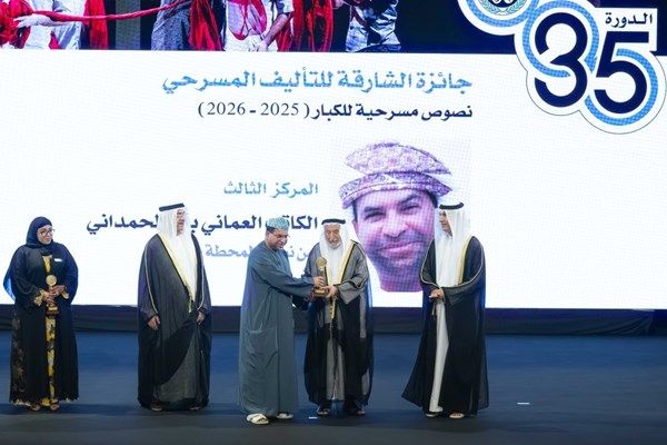 سلطان القاسمي يشهد افتتاح الدورة الـ 35 من أيام الشارقة المسرحية