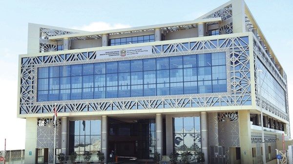 «الموارد البشرية» تدعو للالتزام بإجراءات السلامة في مواقع العمل