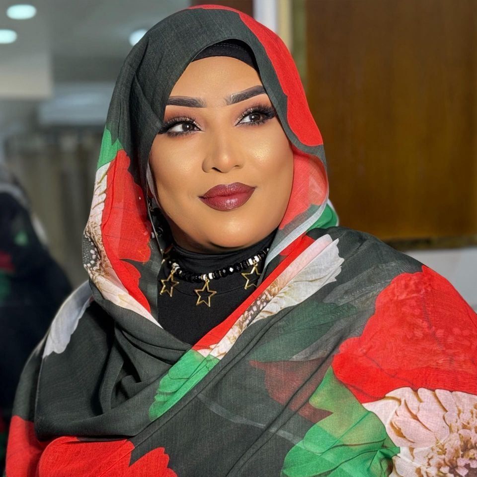 شاهد بالصورة.. الإعلامية والصحفية داليا الياس تحتفل بوصول صفحتها لمليون متابع بأبيات شعرية