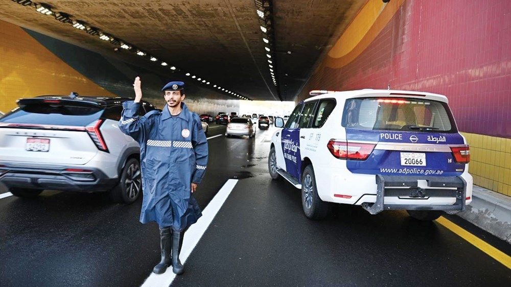 شرطة أبوظبي تعزّز جهودها الميدانية لضمان السلامة