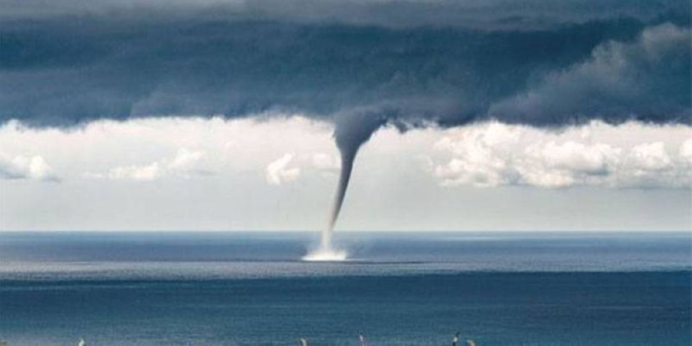 حالة مطرية شديدة تضرب دول خليجية نهاية الأسبوع مع صواعق قوية وبرديات