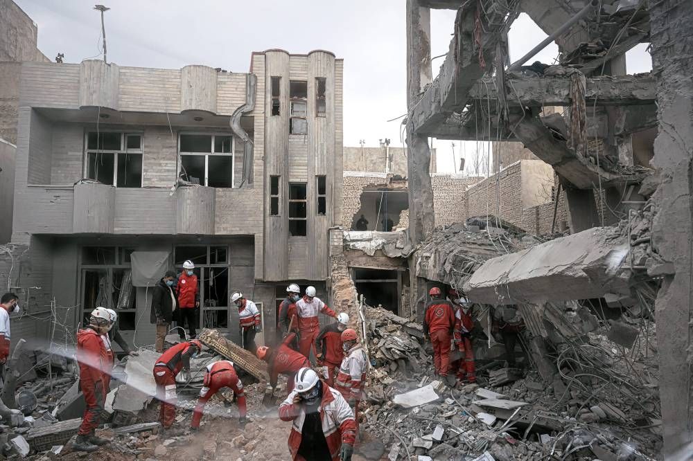 طهران ترفض المقترح الأمريكي وتعلن 5 شروط وواشنطن تحشد عسكرياً